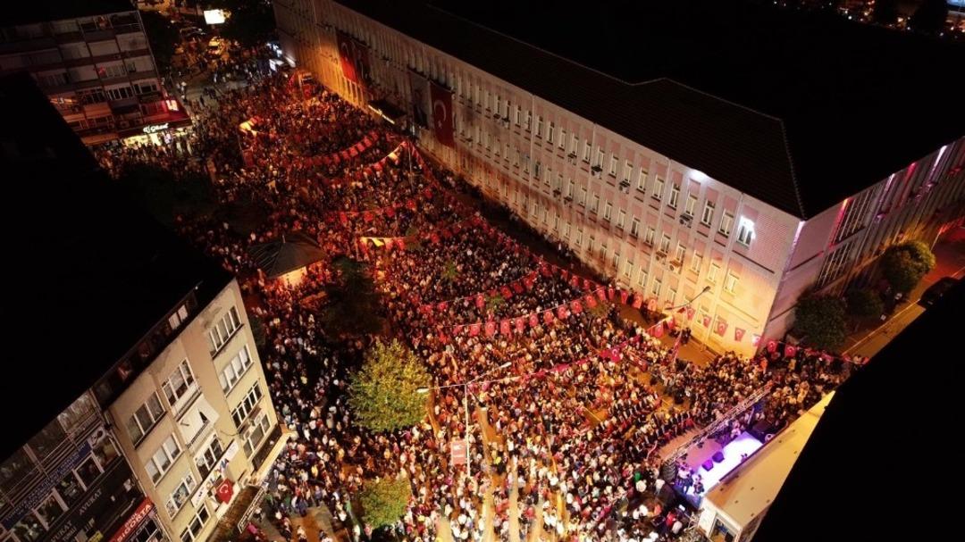Balıkesir&rsquo;de 15 Temmuz n&ouml;betinde şehitler anıldı