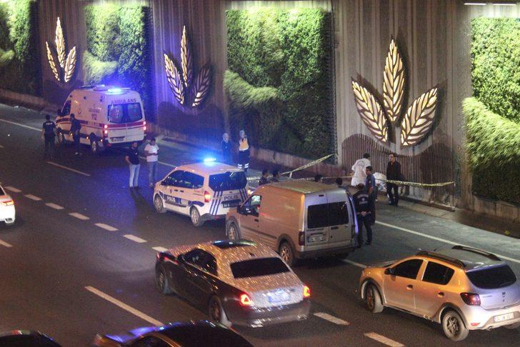 E-5'te feci ölüm! Metrobüs üst geçidinden atlayan kadın hayatını kaybetti G3