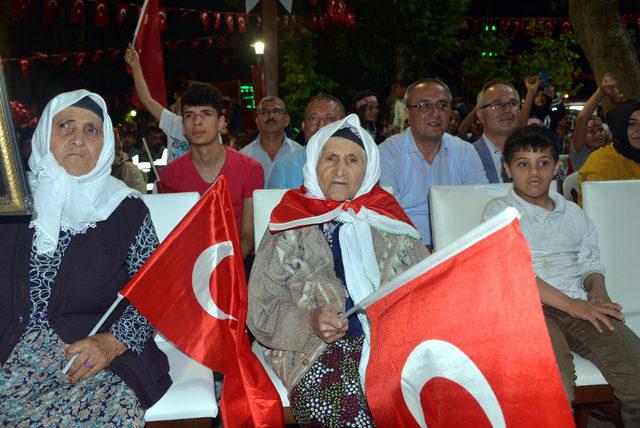 Kahramanmaraş'ta 106 yaşında demokrasi nöbetine katıldı