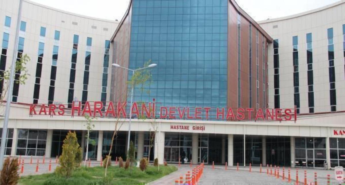 Kars&rsquo;ta intihar etmek isteyen kız &ccedil;ocuğunu itfaiye eri kurtardı
