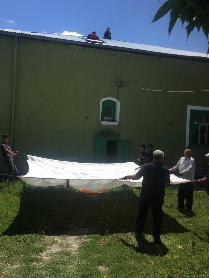 Kars’ta intihar etmek isteyen kız çocuğunu itfaiye eri kurtardı G4