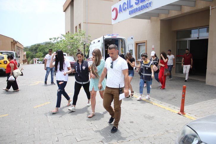 Katalogdan beğendikleri kızları seçmelerini isteyip... Hepsi ortaya çıktı! G5