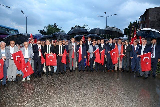 Vali Ali Hamza Pehlivan: “15 Temmuz ruhu demirden silahların çelikten yüreklerle nasıl alt edildiğini ortaya koydu”