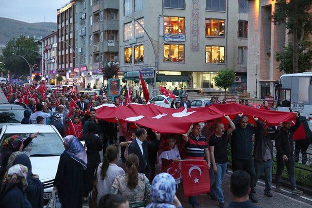 Vali Ali Hamza Pehlivan: “15 Temmuz ruhu demirden silahların çelikten yüreklerle nasıl alt edildiğini ortaya koydu”