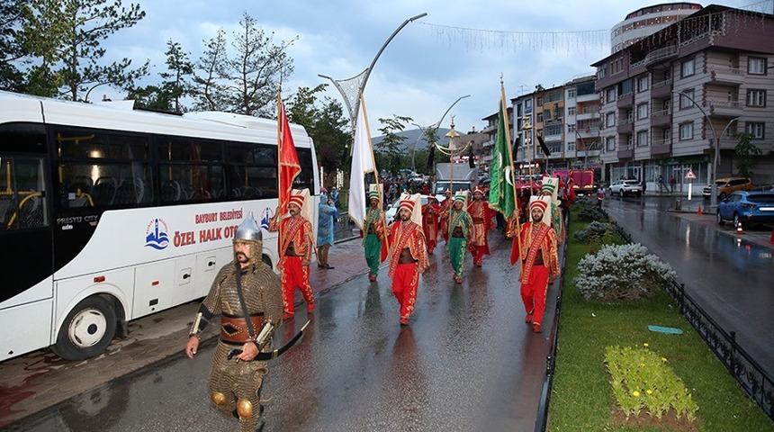 Vali Ali Hamza Pehlivan: &ldquo;15 Temmuz ruhu demirden silahların &ccedil;elikten y&uuml;reklerle nasıl alt edildiğini ortaya koydu&rdquo;