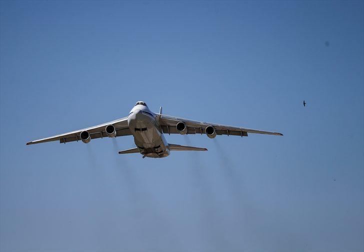 Son dakika! S-400'leri taşıyan bir uçak daha Mürted'e indi G1