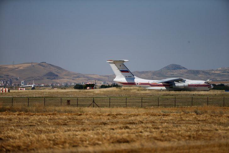Son dakika! S-400'leri taşıyan bir uçak daha Mürted'e indi G4