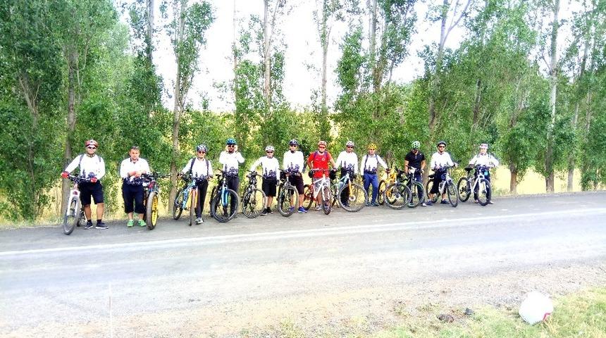 Pedallar sağlıklı yaşam i&ccedil;in d&ouml;n&uuml;yor