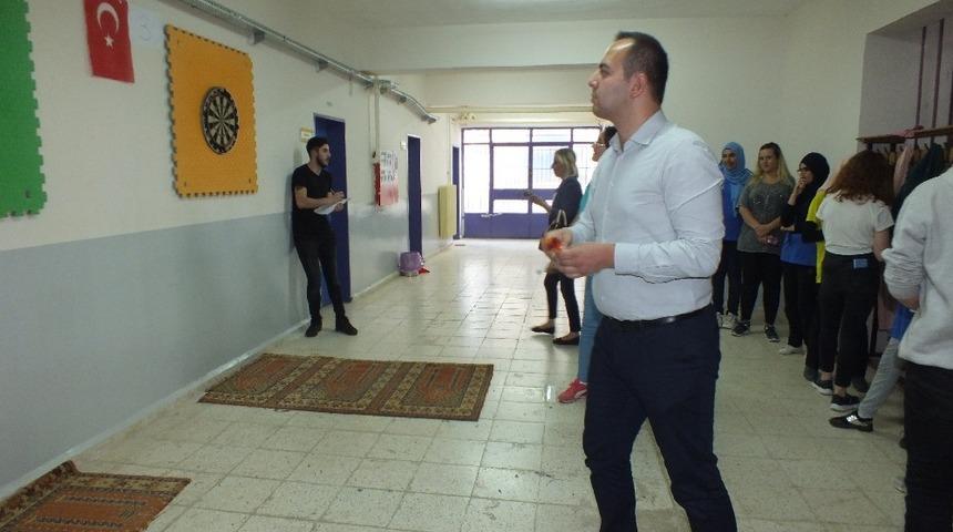 Kaymakam G&uuml;ven ve Başkan Tekin dart sporcularını ziyaret etti