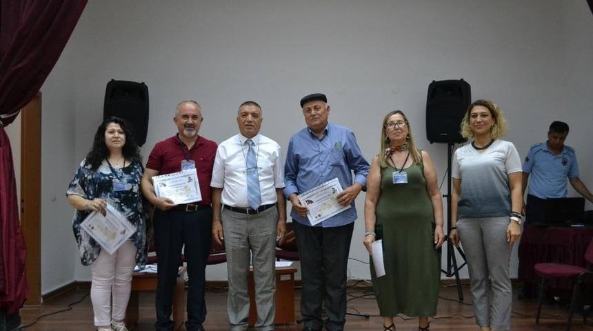 Eskişehirli sanat&ccedil;ılar h&uuml;k&uuml;ml&uuml; ve tutuklulara &lsquo;şiir dinletisi ve halk m&uuml;ziği konseri&rsquo; verdiler