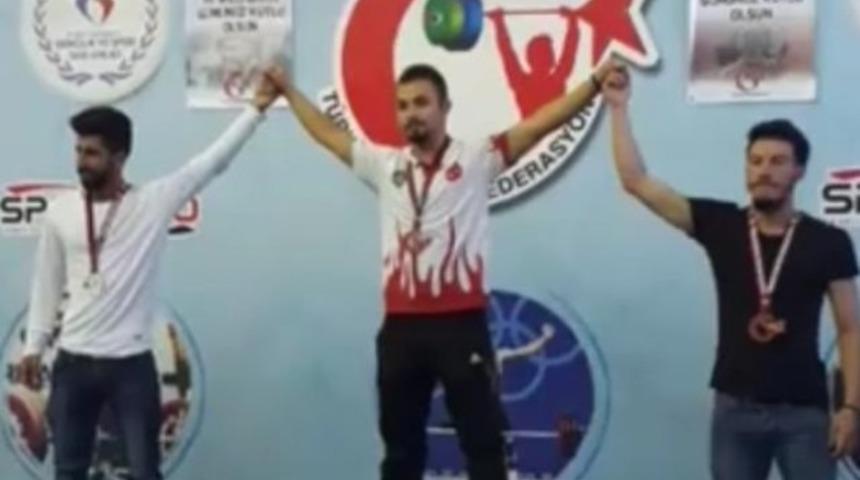 Ağrı&rsquo;lı haltercilerden 3 madalya