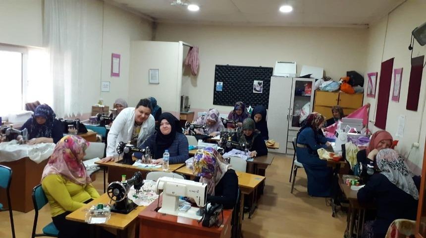 Hisarcık&rsquo;ta Zikzak Makine Nakışları Kursu