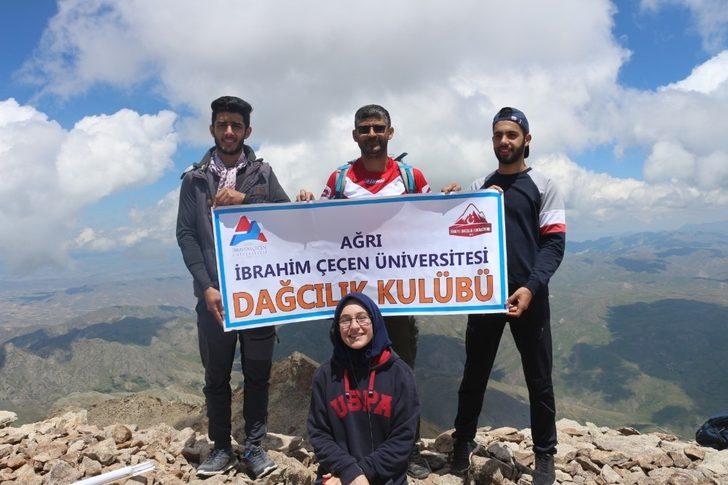 Ağrı’da 15 Temmuz Şehitleri anısına zirve tırmanışı yapıldı G5