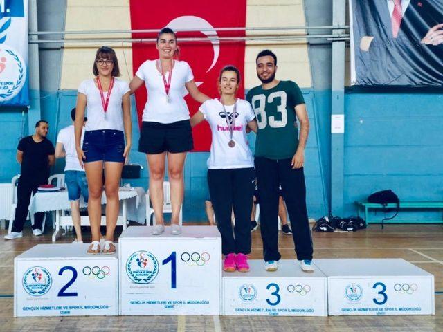 Çiğli, Badminton’da madalyaya doydu