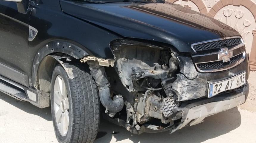 Isparta&rsquo;da otomobilin &ccedil;arptığı domuz telef oldu