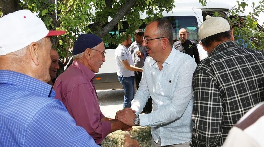 Başkan Kavuş: &ldquo;&Ouml;nceliğimiz sorunlu b&ouml;lgelerin ve uzak mahallelerin refahı&rdquo;