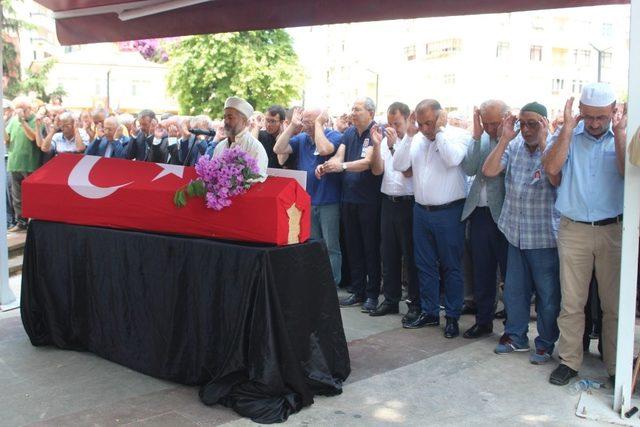 Giresun eski milletvekillerinden Mehmet Ali Karadeniz son yolculuğuna uğurlandı