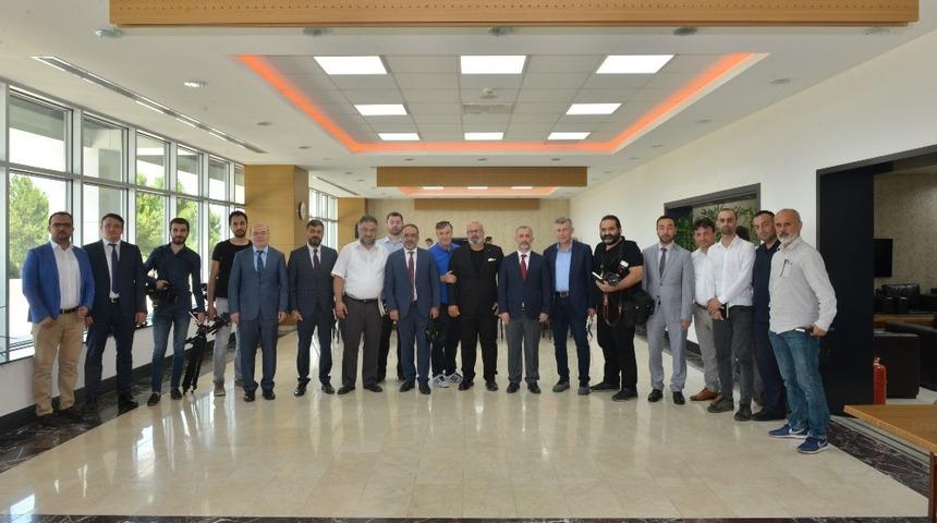 Rekt&ouml;r Savaşan, basınla buluştu