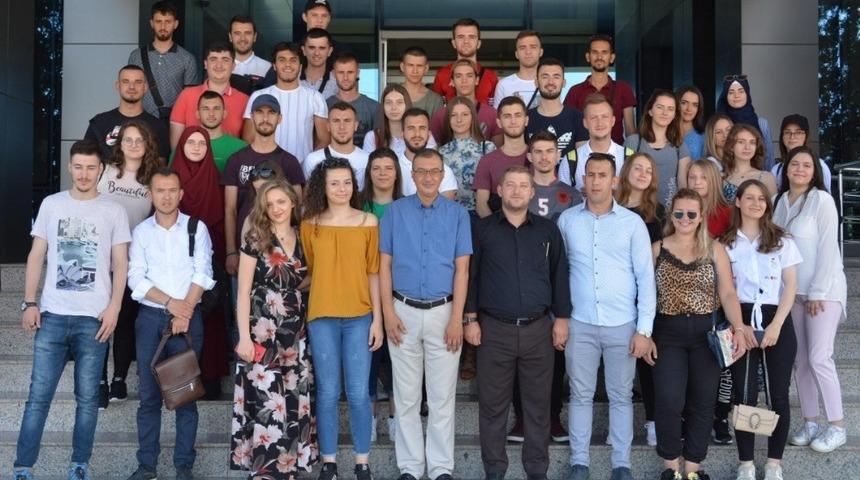 Kuzey Makedonyalı &ouml;ğrencilerden &Ccedil;OM&Uuml;&rsquo;ye ziyaret