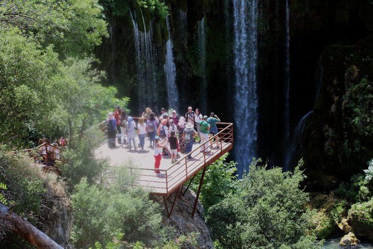 Akdeniz Belediyesi’nin kursiyer kadınları Mut Yerköprü Şelalesini gezdi G5