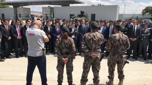 Hakim ve savcı adaylarından Özel Harekat Daire Başkanlığı'na ziyaret