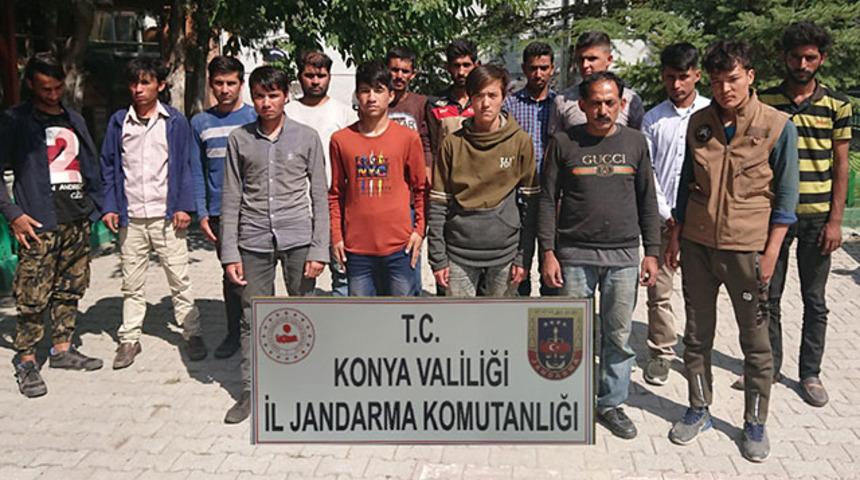 Konya'da yakalanan 15 kaçak göçmene 53 bin lira ceza