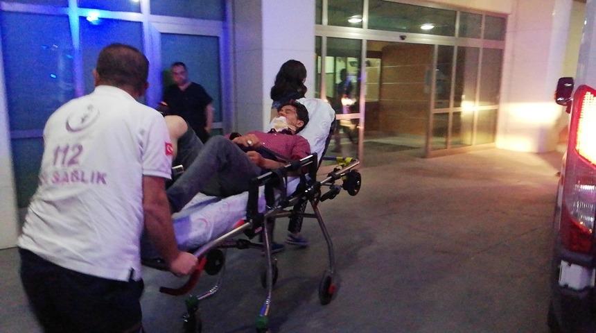 Merdivenden d&uuml;şen gen&ccedil; yaralandı
