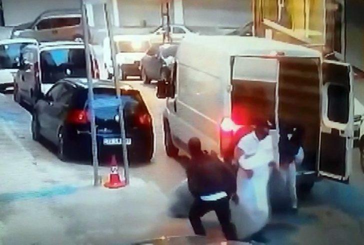 Arnavutköy'de şoke eden olay! 8 kişi gelip 2 dakikada... G5