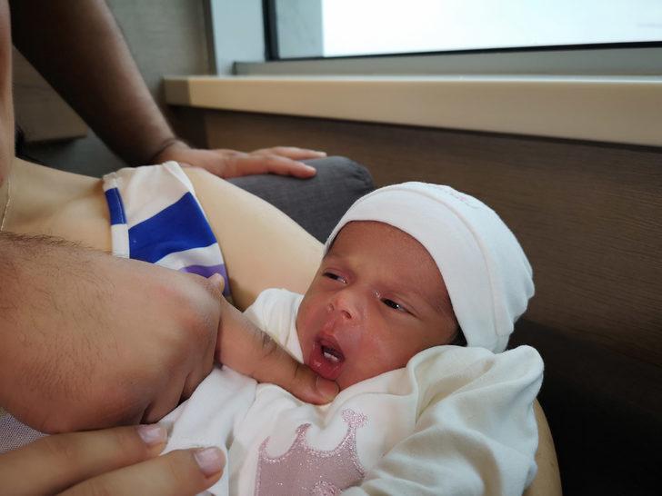 Bebeğinin ağzını görünce şoke oldu: Rüyamda görmüştüm! G1