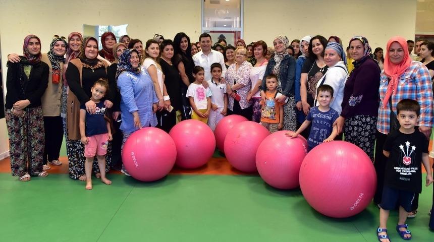 Tütüncü, yaz kurslarındaki gençler ve aileleriyle birayaya geldi