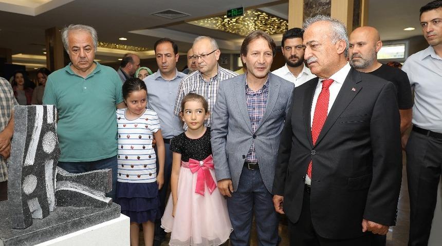 Atatürk Üniversitesinden 15 Temmuz konulu heykel sergisi