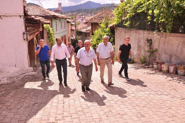 Başkan Kavaklıgil mahalle gezilerine başladı