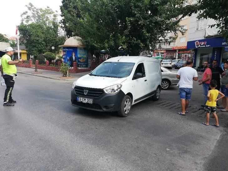 Aynı yerde 10 dakika arayla iki kaza; 2 yaralı G2
