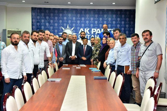 AK Parti Ortahisar İlçe Başkanlığı’nı ziyaret eden Zorluoğlu projelerini anlattı