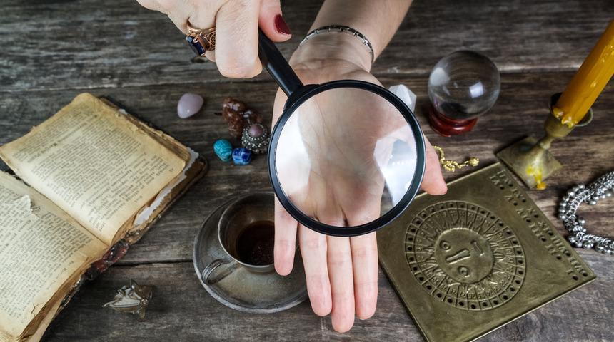 Falınıza bakıyoruz! Başınıza gelecekleri &ouml;nceden s&ouml;yleyen tuhaf işaretler 