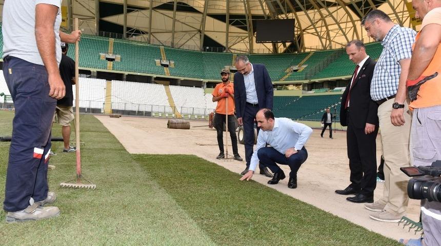 Konya B&uuml;y&uuml;kşehir Stadyumunun &ccedil;im zemini yenilendi