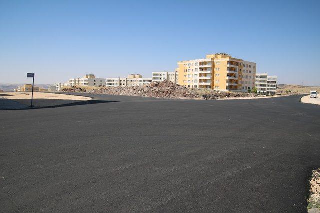 Şanlıurfa’da yol asfaltlama çalışmaları sürüyor