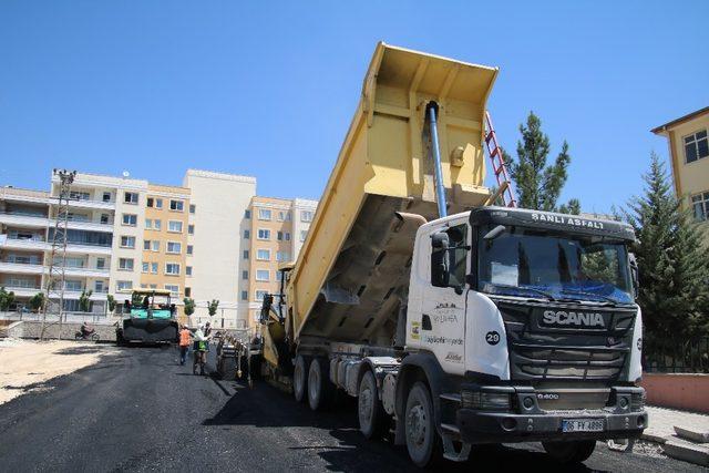 Şanlıurfa’da yol asfaltlama çalışmaları sürüyor