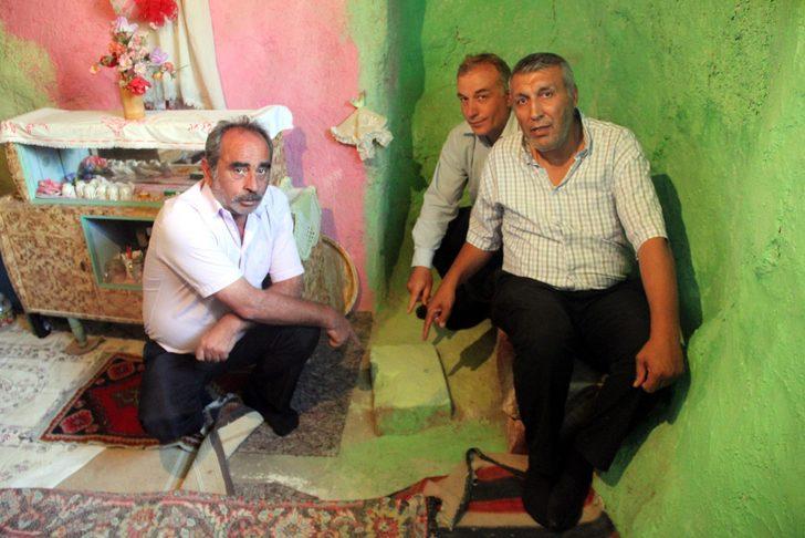  Evin ortasında taşla yaşıyorlar! G2