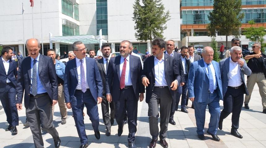 Mahir Ünal Milli İrade Meydanını gezdi