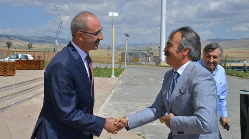 Rekt&ouml;r Bağlı&rsquo;dan Rekt&ouml;r Karakaya&rsquo;ya hayırlı olsun ziyareti