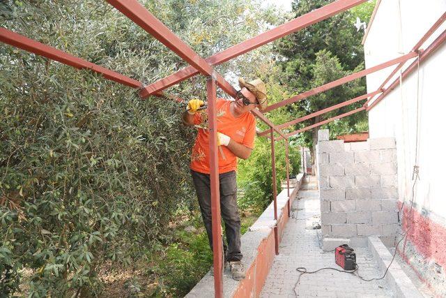 Erdemli Belediyesi’nin okullara desteği sürüyor