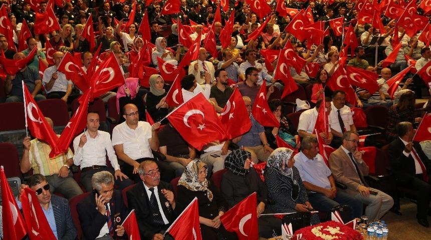 ER&Uuml;&rsquo;de 15 Temmuz Demokrasi ve Milli Birlik G&uuml;n&uuml; Anma Etkinlikleri D&uuml;zenlendi