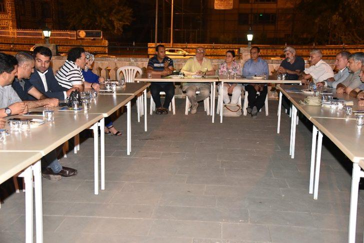 Siverek’te STK’lar uygulamalı bilimler fakültenin kapanmaması için toplandı G3