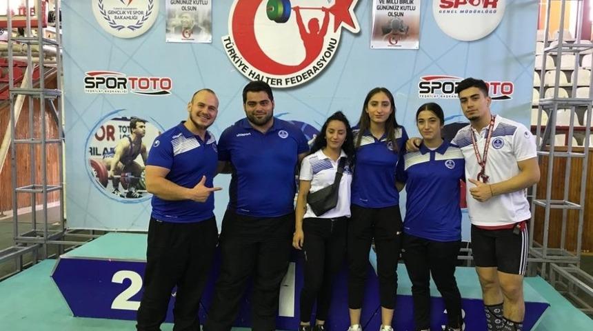Halterciler, Sivas&rsquo;tan madalyalarla d&ouml;nd&uuml;