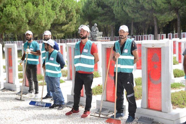 Şehitler Abidesi ve 57. Alay Şehitliğinde 15 Temmuz temizliği