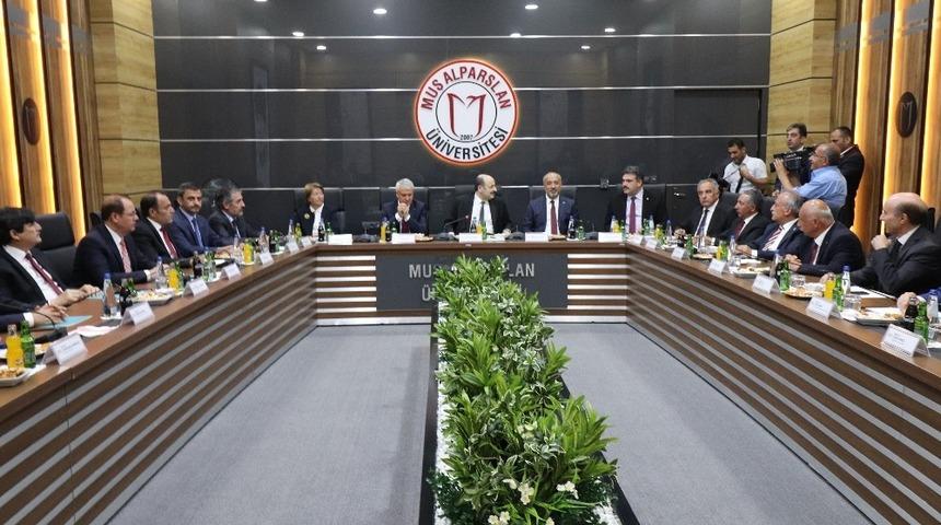 Prof. Dr. Çomaklı, "Türkiye’nin Fırsat Penceresi: Türk Yükseköğretimi" programına katıldı