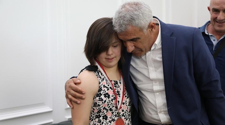 Başkan G&uuml;der, şampiyon sporcuları ağırladı