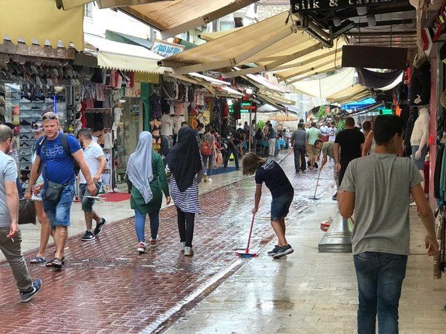 Kuşadası’na Temmuz ayında ikinci yağmur sürprizi