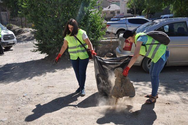 Yüksekova Belediyesinden çevre temizliği